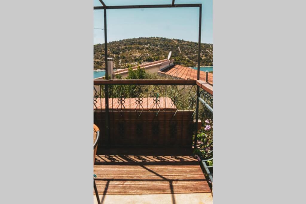 One Bedroom Apartment With Terrace And Seaview - B سيفيد المظهر الخارجي الصورة